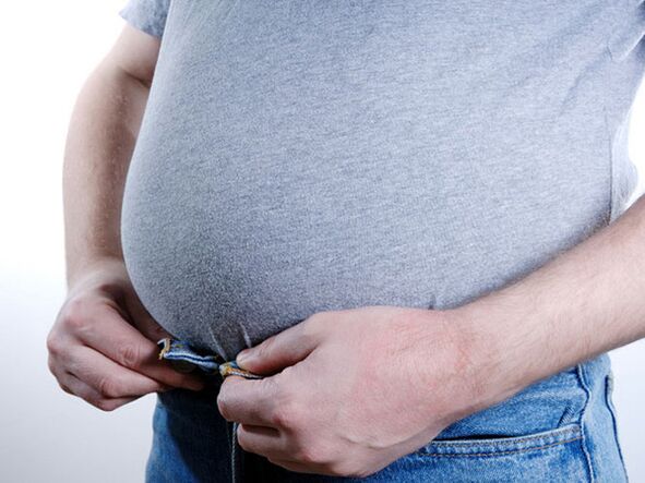 L'excès de poids chez les hommes est la cause de problèmes de puissance